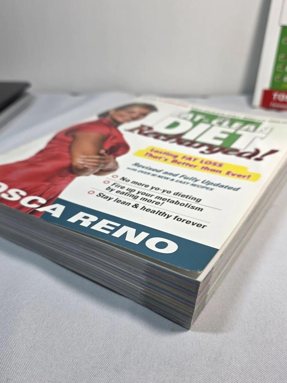 Tosca Reno Eat-Clean Diet Recharged! Book - White & Green Cover with Red Accents